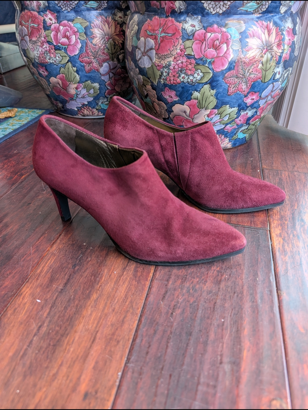 Stuart Weitzman Women's Burgundy Suede Pointed-Toe Slip On Ankle Booties Size 38